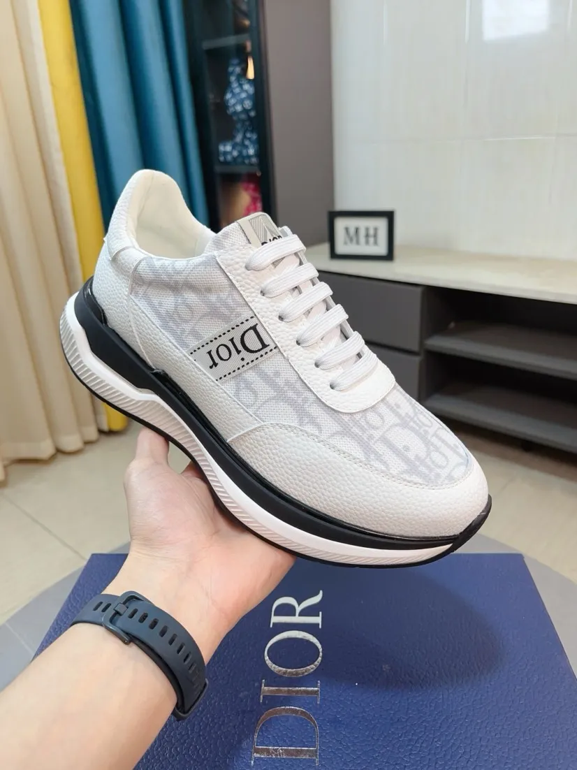 Men's men's shoes 💰458🌹🌹【Dior】Best-selling official website world premiere🔝High-end men's shoes brand official website latest series: The upper is made of imported cowhide with specially designed fabrics➕Mesh breathable lining. Make walking more convenient and comfortable! Compared with the official quality, Midea’s 1:1 replica. Create a fashionable personality to set off your uniqueness! A must-have for trendy men! Classic style. Men's sizes: 38-44.